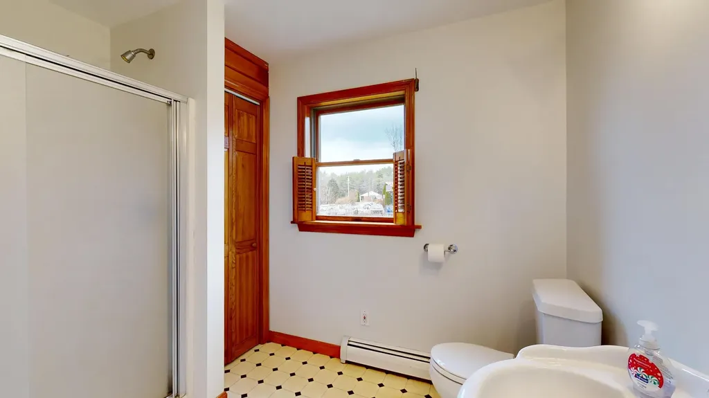 466 Middle Road Sabattus ME 04280