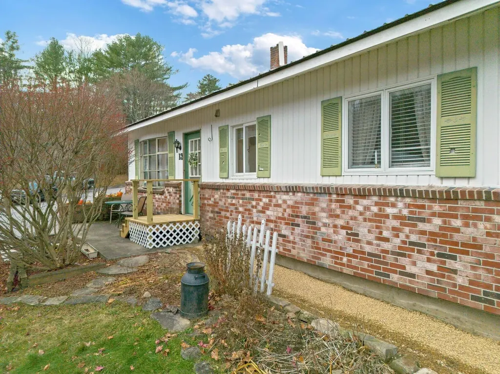 13 Chase Avenue Augusta ME 04330