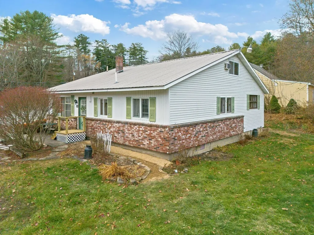 13 Chase Avenue Augusta ME 04330