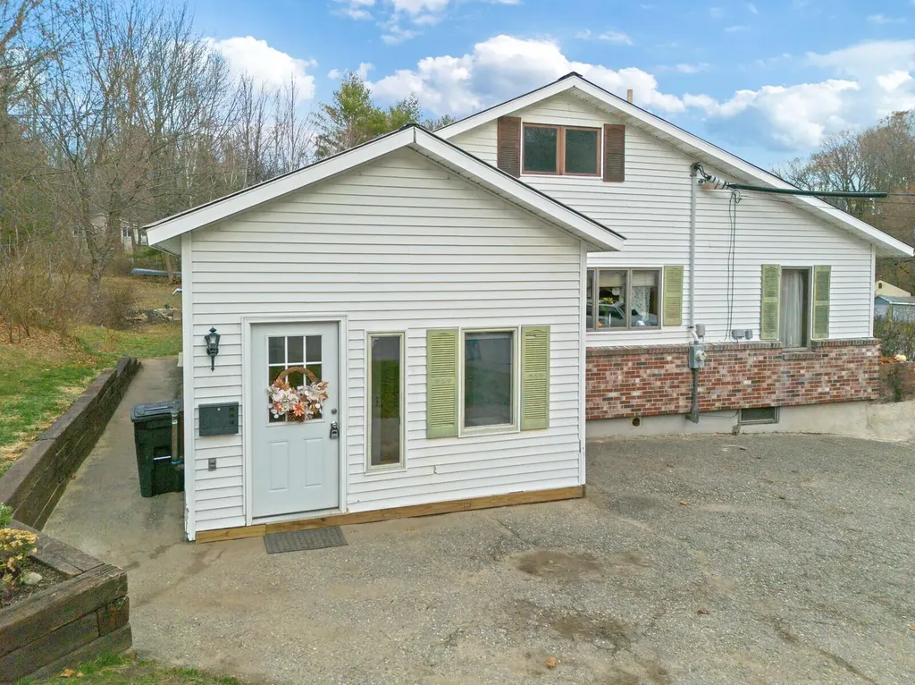 13 Chase Avenue Augusta ME 04330