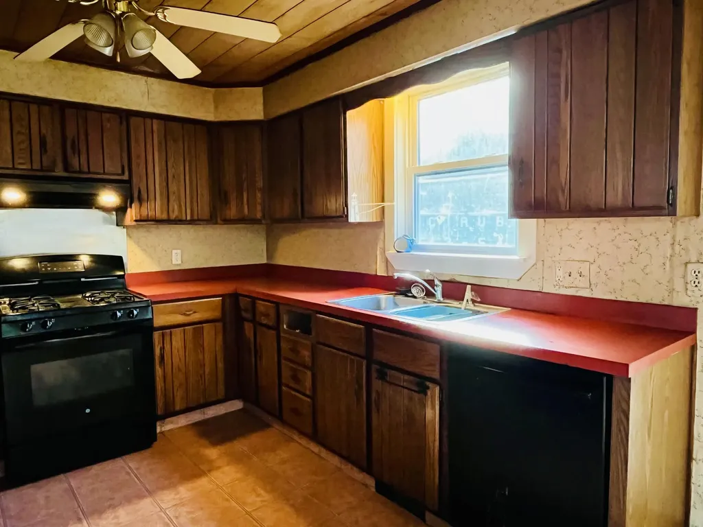 516 Greenwood Road Norway ME 04268