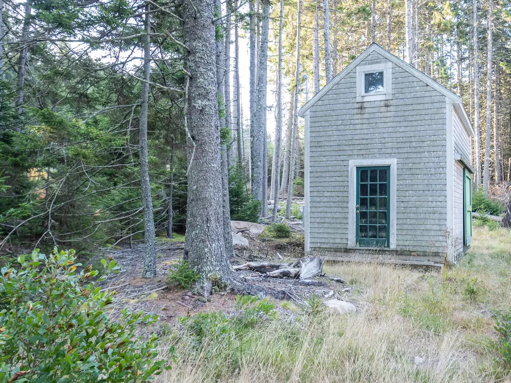 63 Minturn Road Swans Island ME 04685