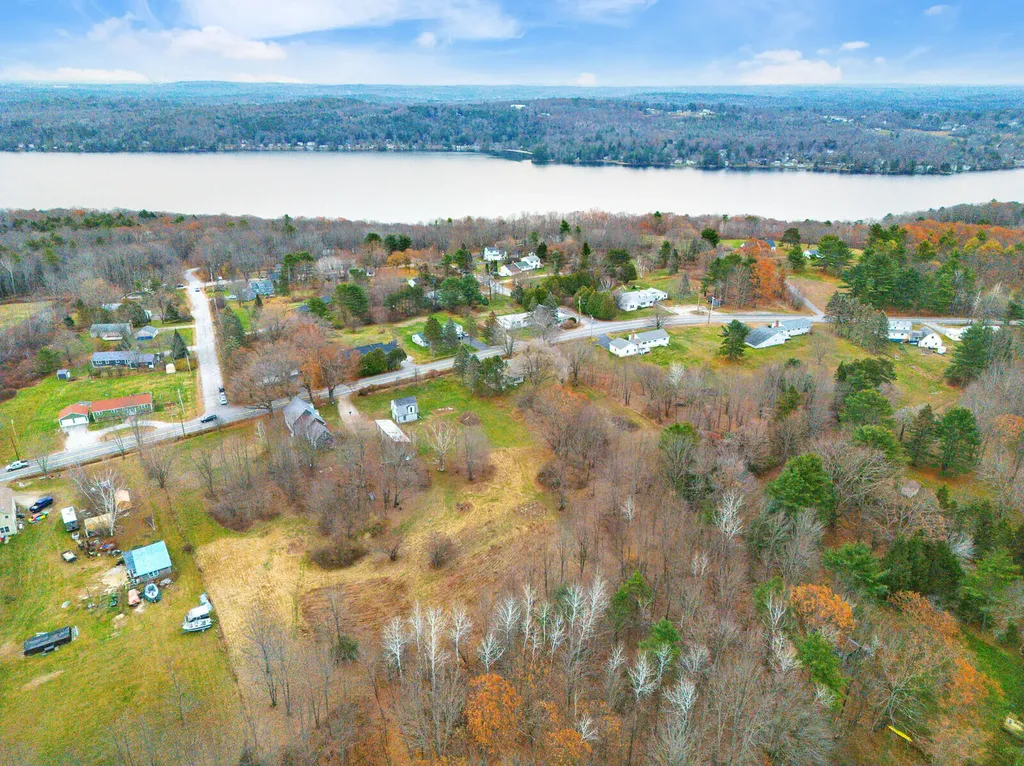 60 Route 41 Winthrop ME 04364