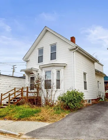 8 Howe Street Lewiston ME 04240