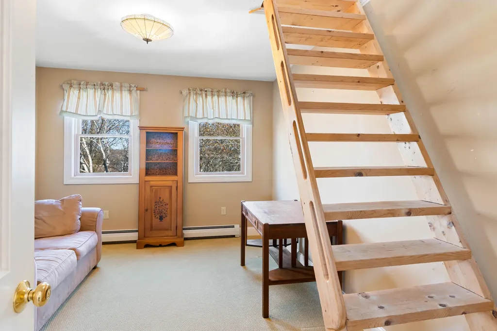38 W. Main W Main Street Vinalhaven ME 04863