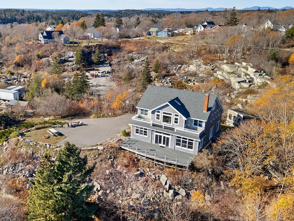 38 W. Main W Main Street Vinalhaven ME 04863