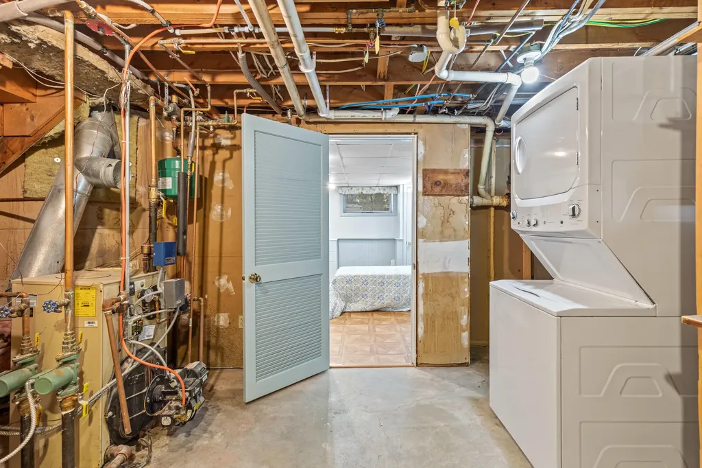 6 Gilman Road Standish ME 04084