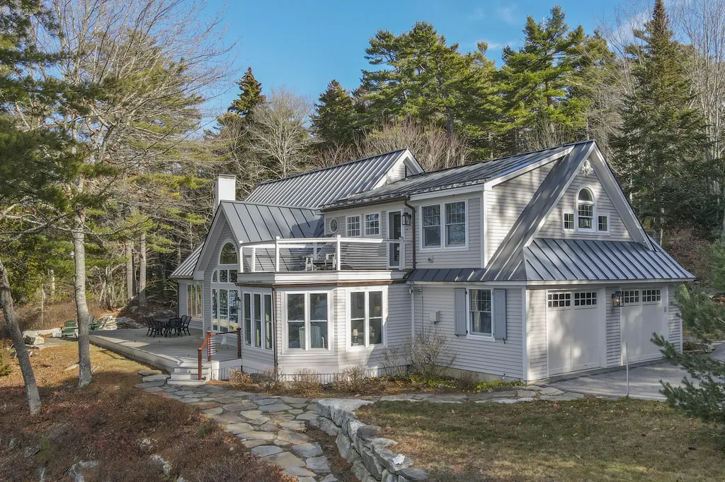 93 Abbott Cove Road West Bath ME 04530