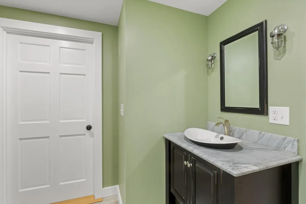 93 Abbott Cove Road West Bath ME 04530