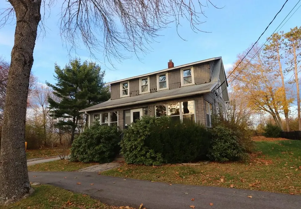 71 Dillingham Street Bangor ME 04401