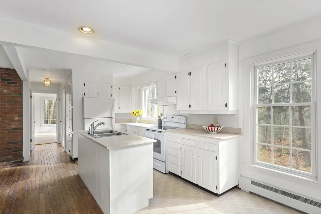 13 Hemlock Drive Lincolnville ME 04849