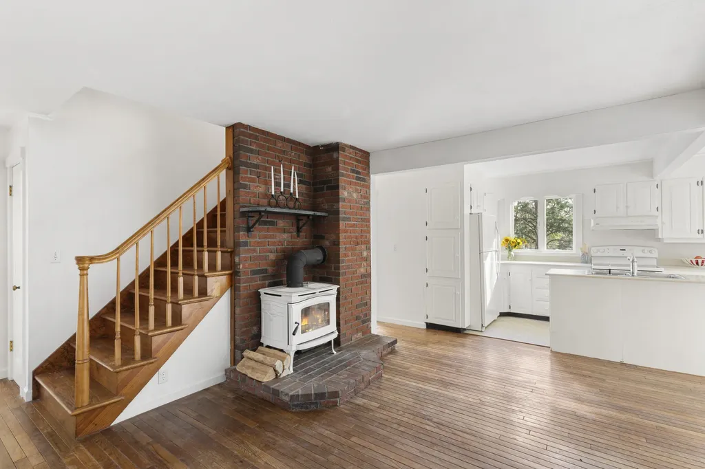 13 Hemlock Drive Lincolnville ME 04849