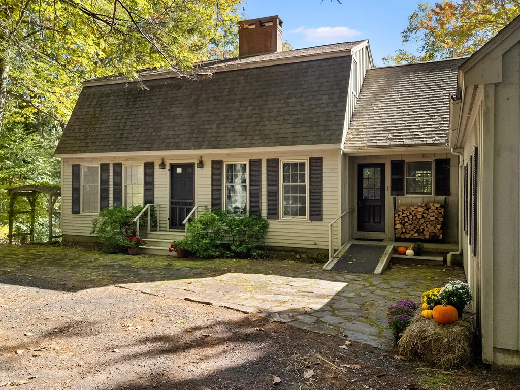 13 Hemlock Drive Lincolnville ME 04849