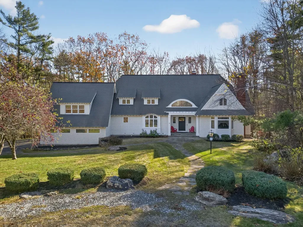 26 Mitchellwood Drive Falmouth ME 04105