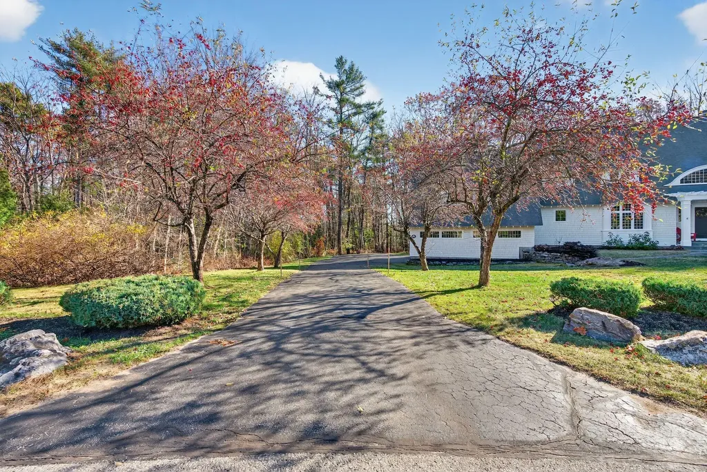 26 Mitchellwood Drive Falmouth ME 04105