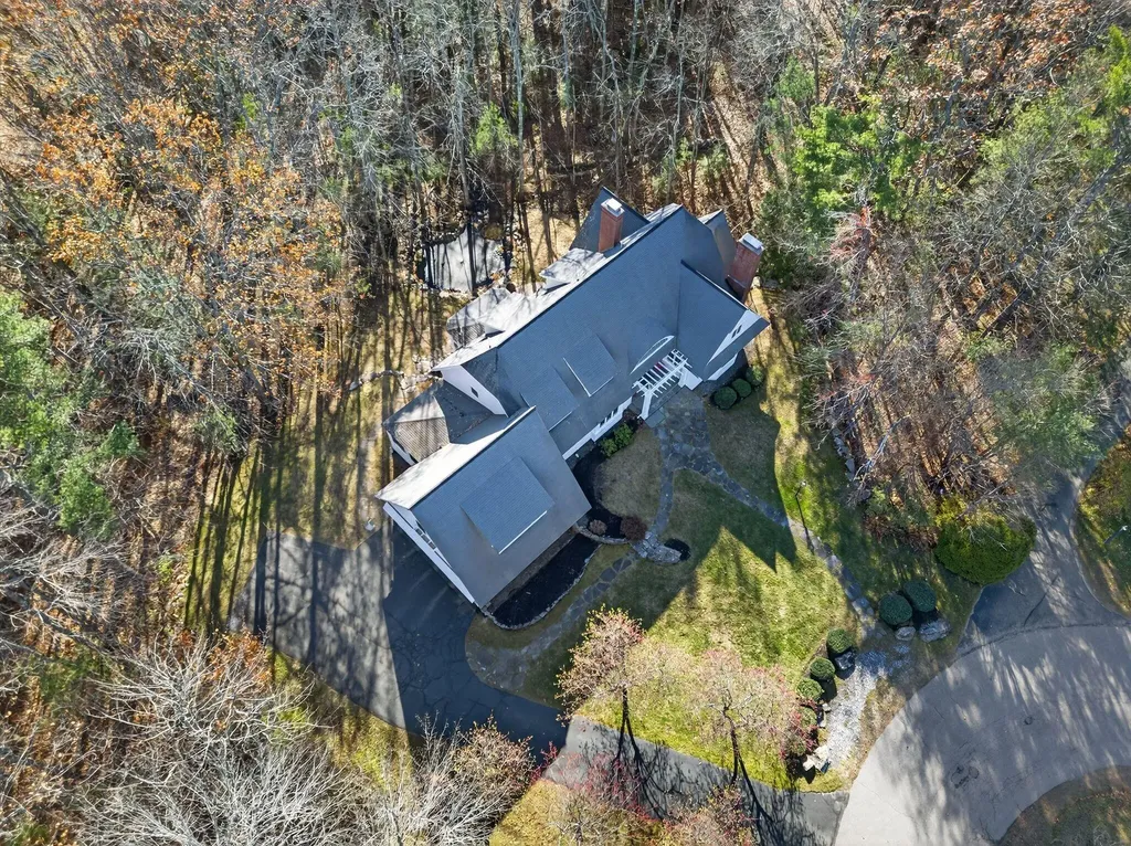 26 Mitchellwood Drive Falmouth ME 04105