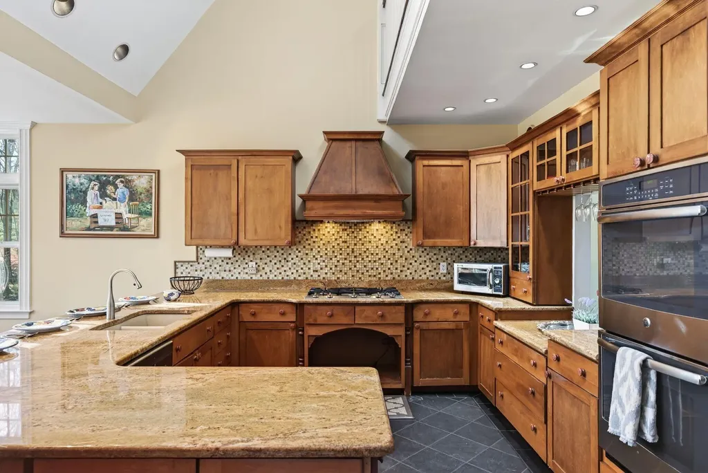 26 Mitchellwood Drive Falmouth ME 04105