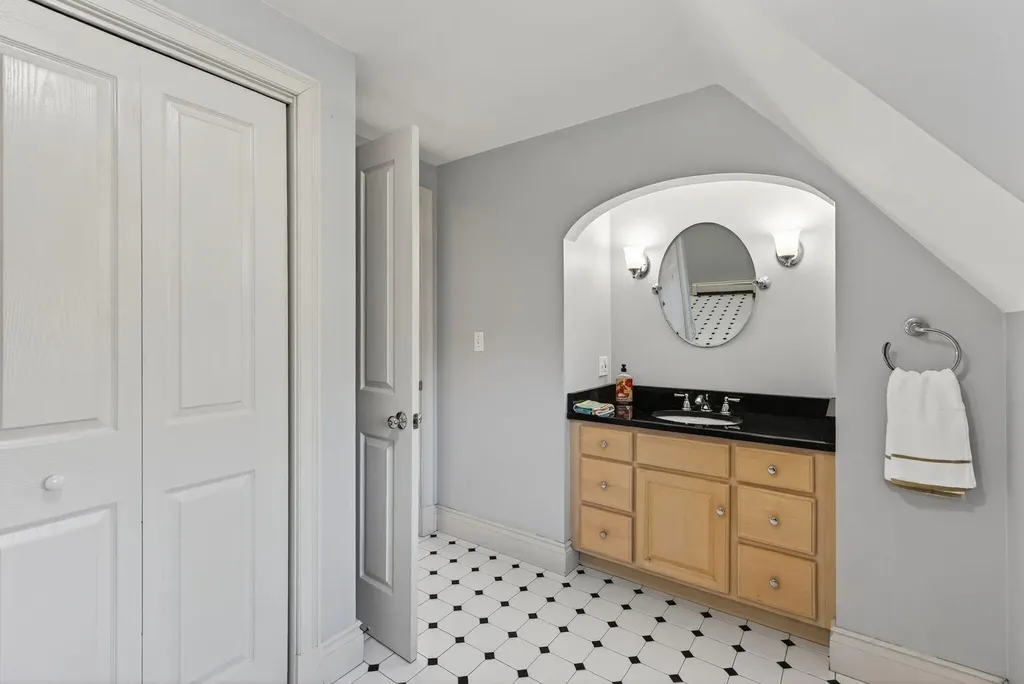 26 Mitchellwood Drive Falmouth ME 04105