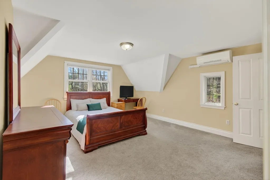 26 Mitchellwood Drive Falmouth ME 04105