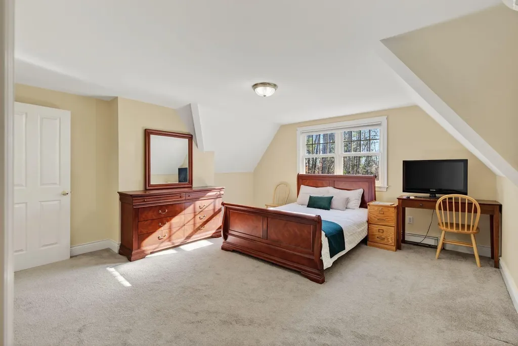26 Mitchellwood Drive Falmouth ME 04105