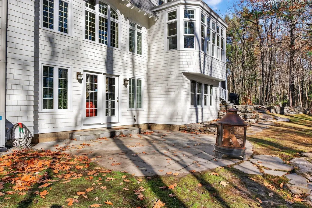 26 Mitchellwood Drive Falmouth ME 04105
