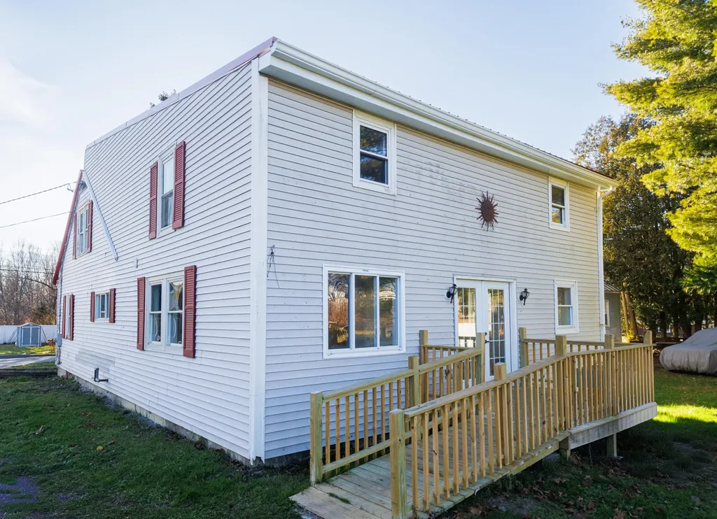 35 Oakland Street Waterville ME 04901