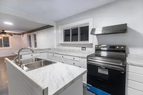 35 Oakland Street Waterville ME 04901