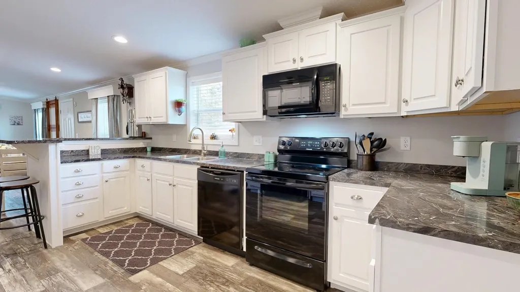 962 Main Street Monmouth ME 04259