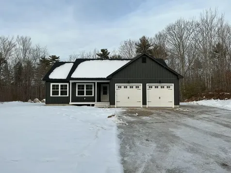 17 Murray Drive Raymond ME 04071