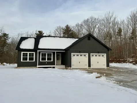 17 Murray Drive Raymond ME 04071