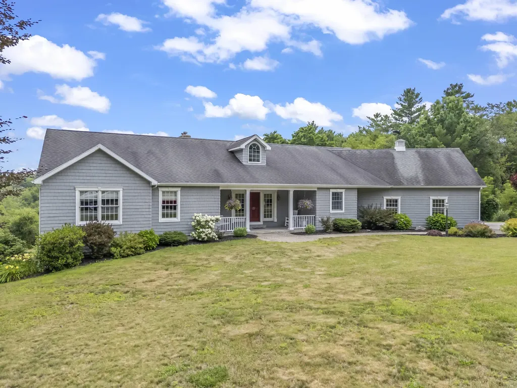 27 Rejane Avenue Lewiston ME 04240