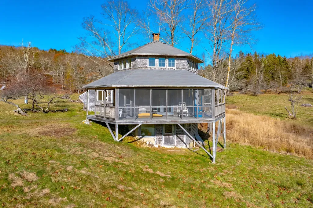 26 Tidal Creek Road Brooksville ME 04642