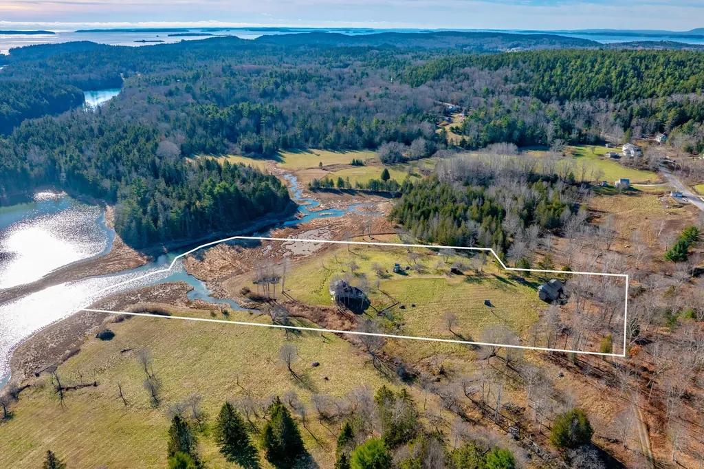 26 Tidal Creek Road Brooksville ME 04642
