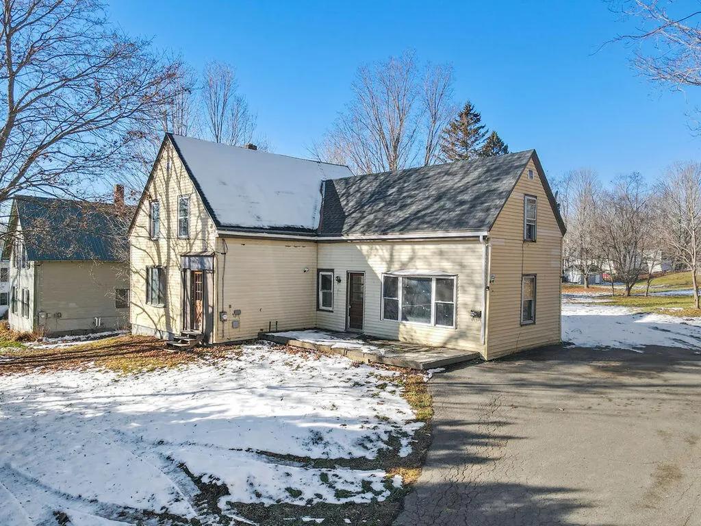 82 Summer Street Dover-foxcroft ME 04426