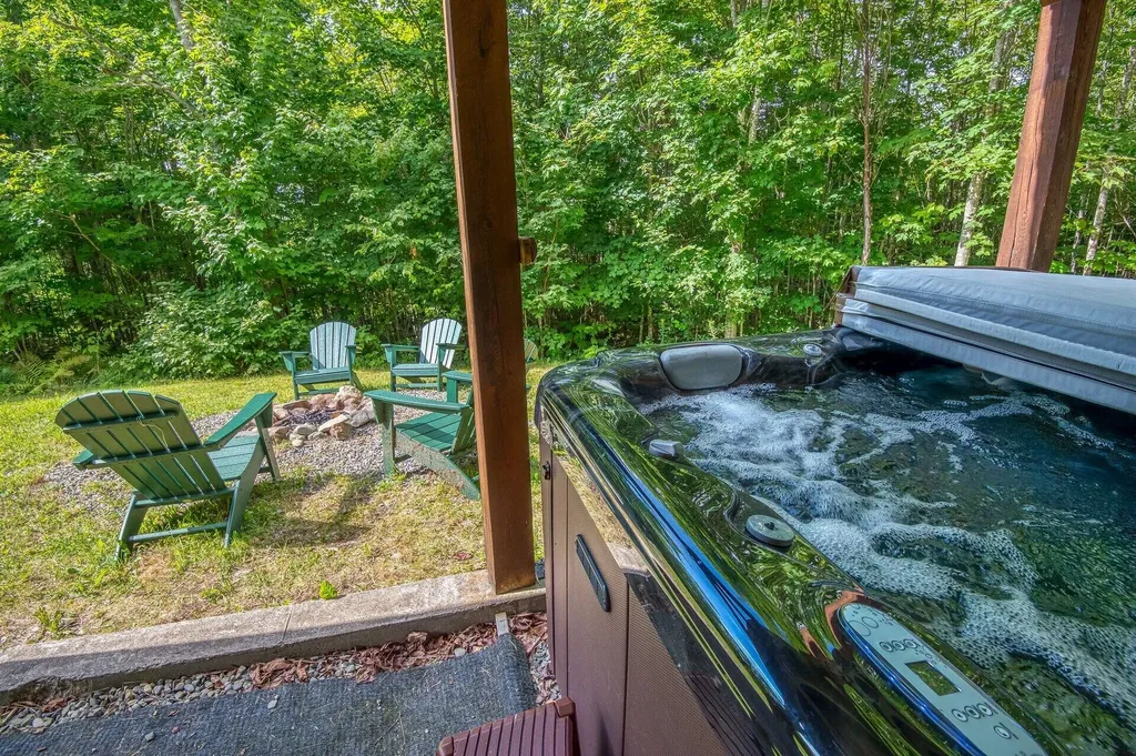39 Adams Wulff Lane Sandy River Plt ME 04970