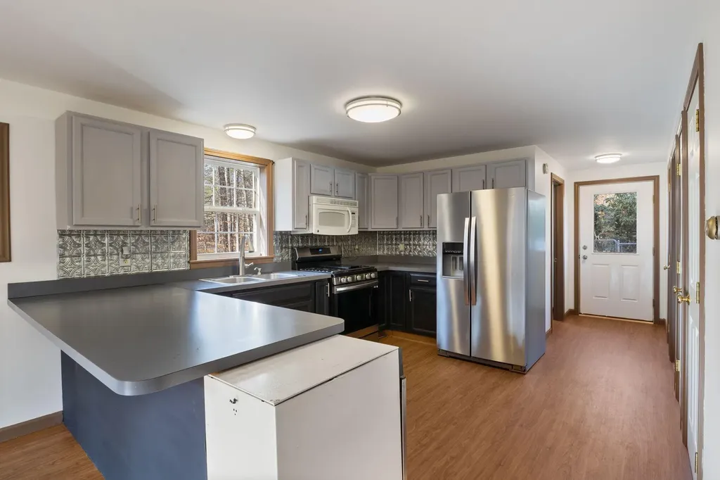4 Chelsey Lane Gray ME 04039