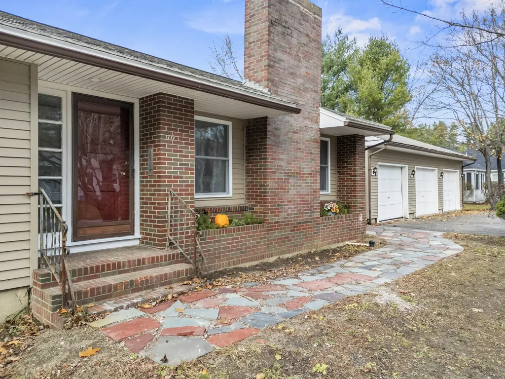 10 Penley Street Augusta ME 04330
