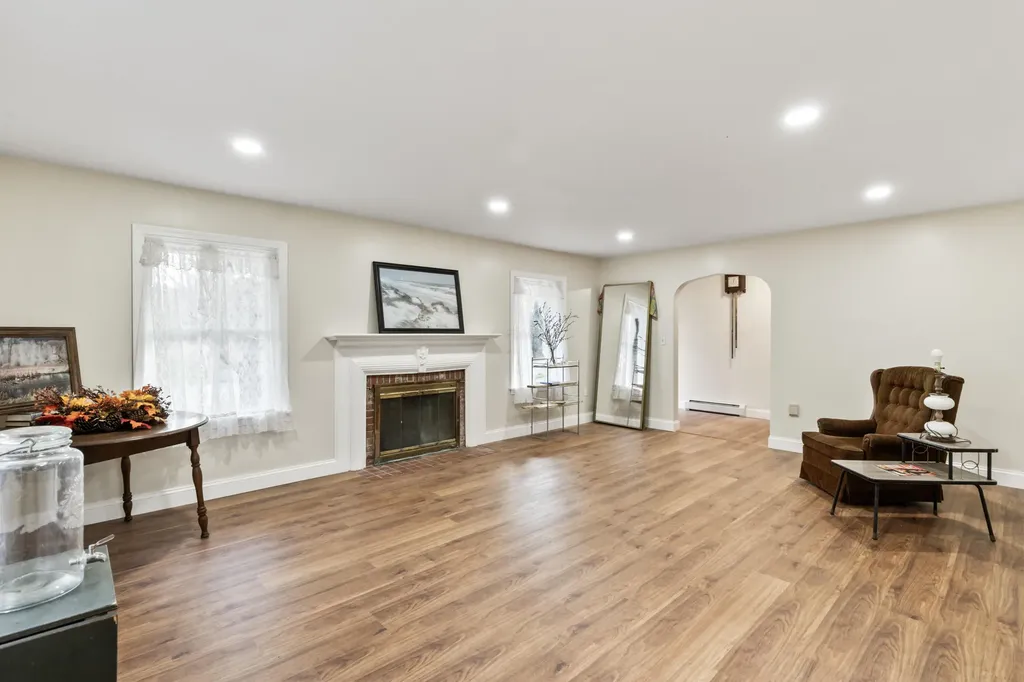 10 Penley Street Augusta ME 04330