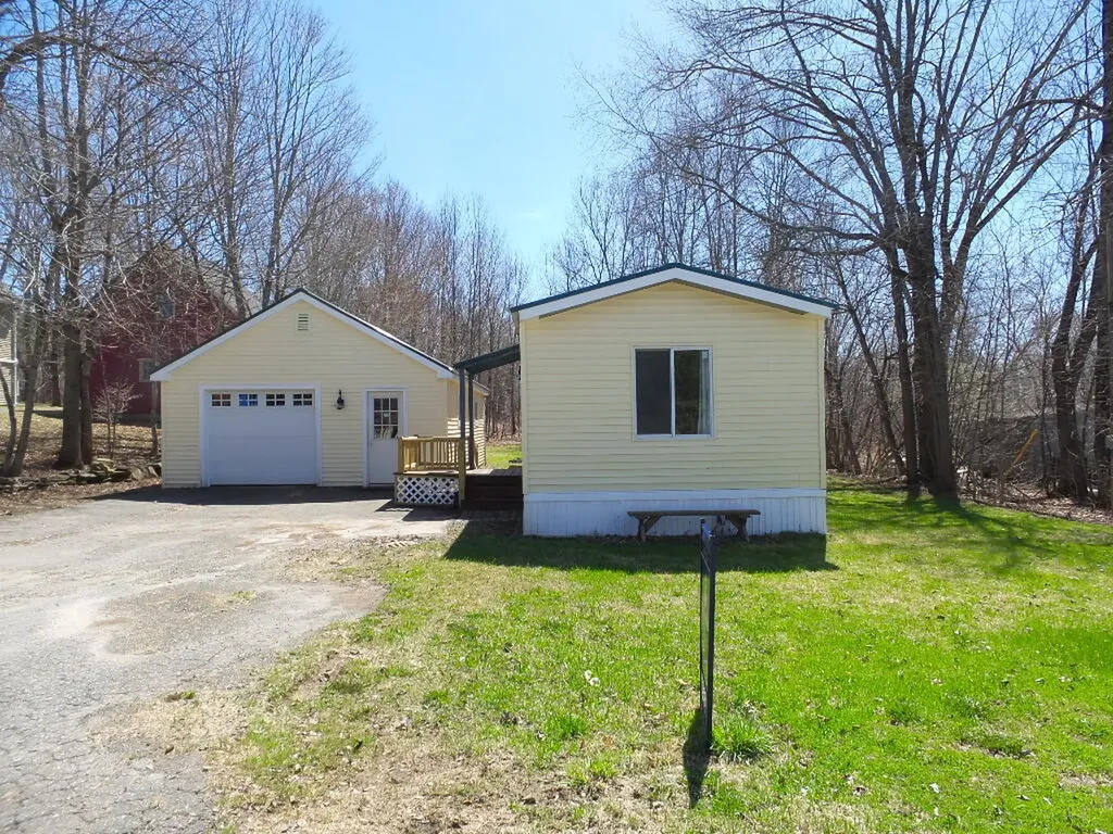 17 Maple Street Vassalboro ME 04989