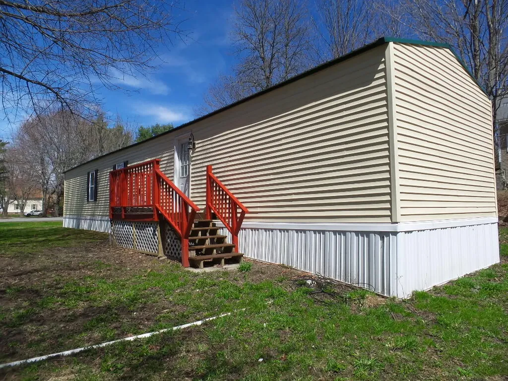 17 Maple Street Vassalboro ME 04989