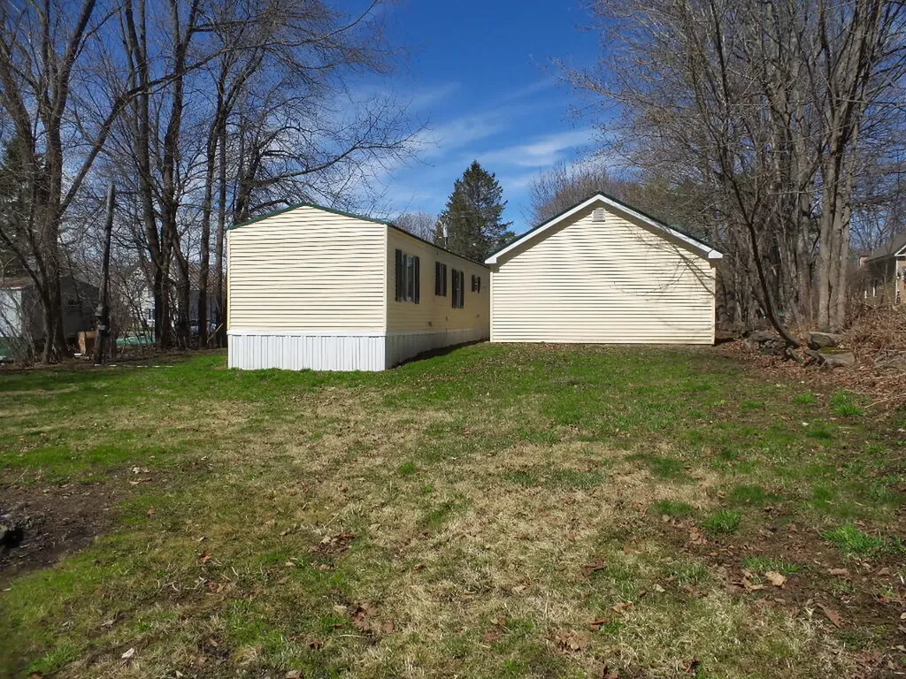 17 Maple Street Vassalboro ME 04989