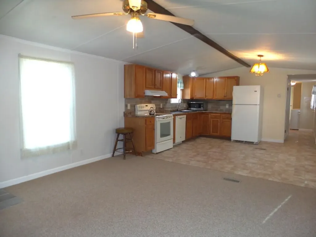 17 Maple Street Vassalboro ME 04989