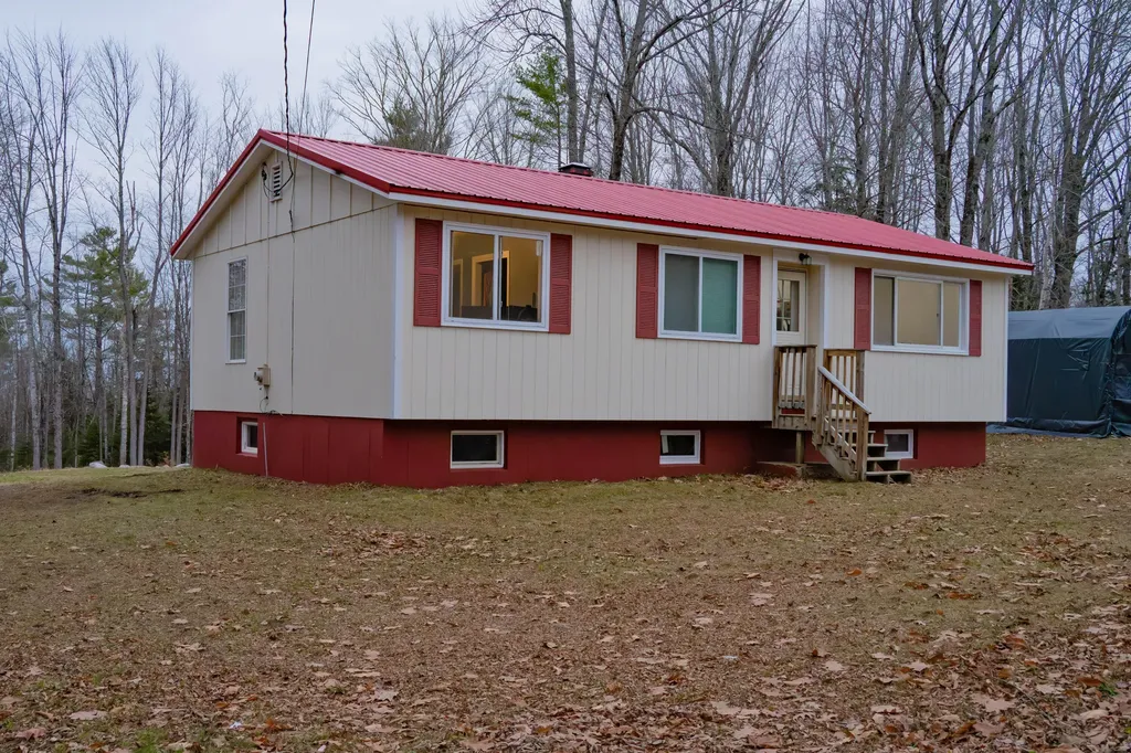 163 Phillips Road Glenburn ME 04401