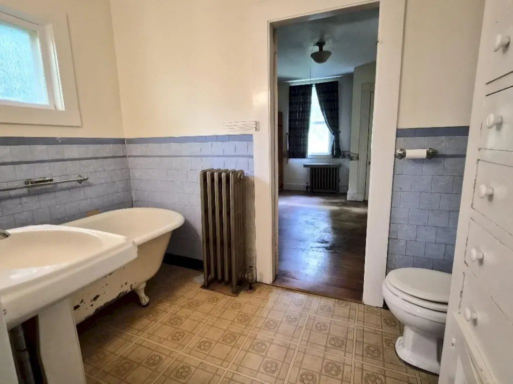 55 Cape Cod Hill Road New Sharon ME 04955