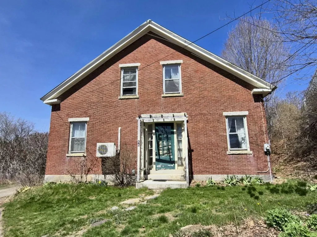 55 Cape Cod Hill Road New Sharon ME 04955