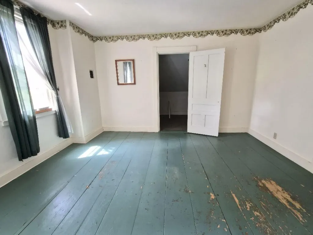 55 Cape Cod Hill Road New Sharon ME 04955