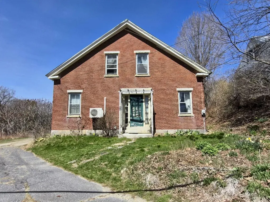 55 Cape Cod Hill Road New Sharon ME 04955