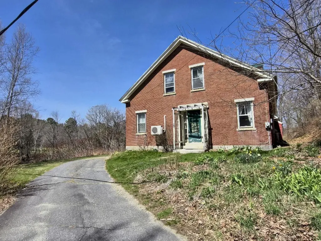 55 Cape Cod Hill Road New Sharon ME 04955