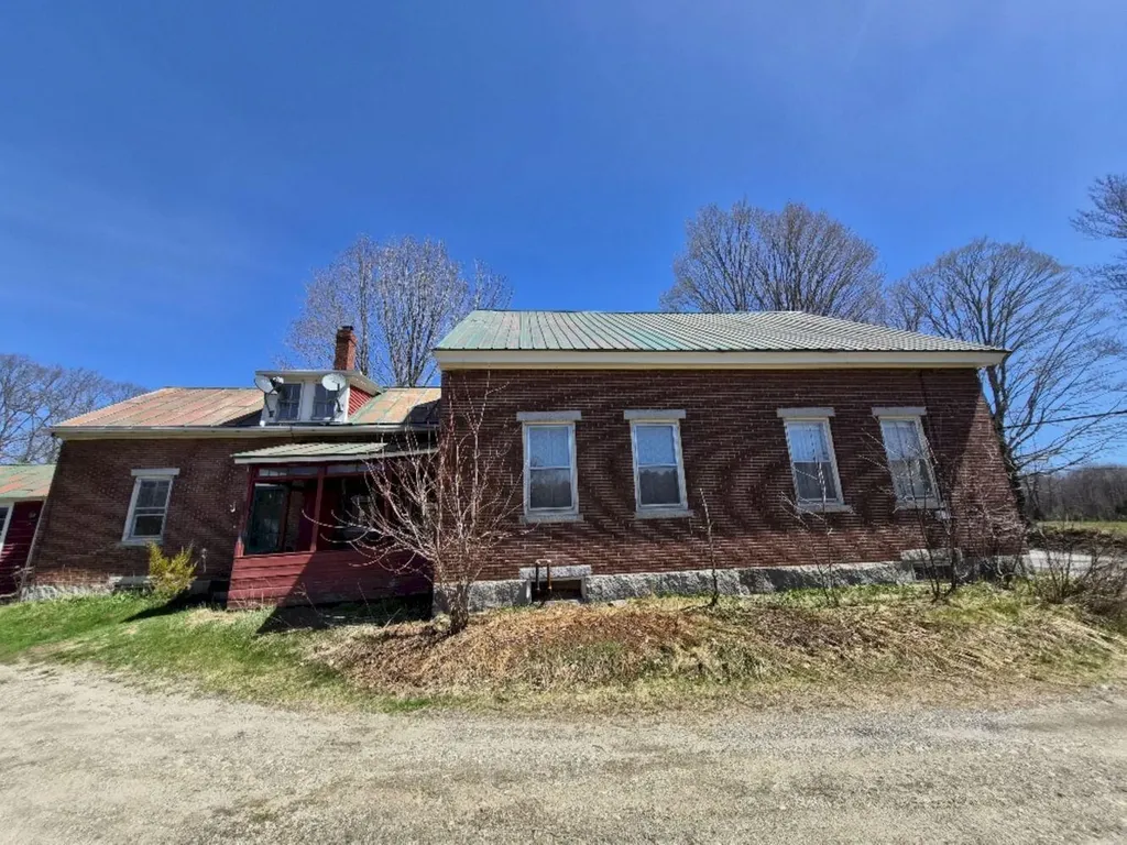 55 Cape Cod Hill Road New Sharon ME 04955