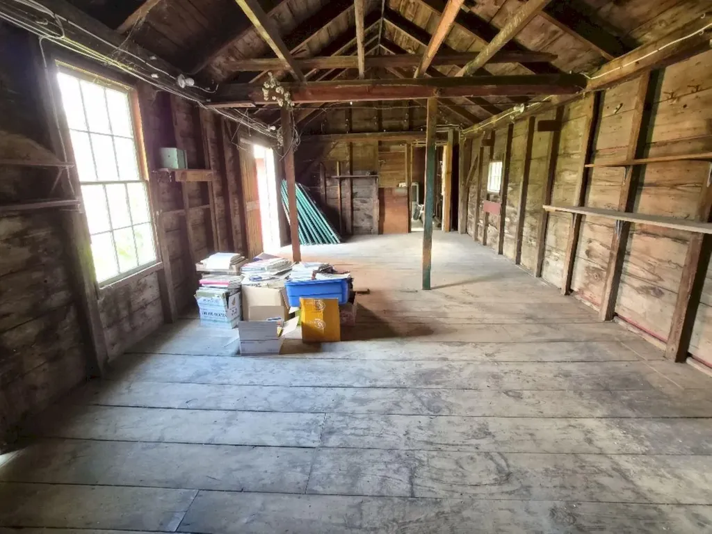 55 Cape Cod Hill Road New Sharon ME 04955